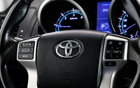 Toyota Land Cruiser Prado 150 рестайлинг 2, 2013 год, 2 499 000 рублей, 12 фотография