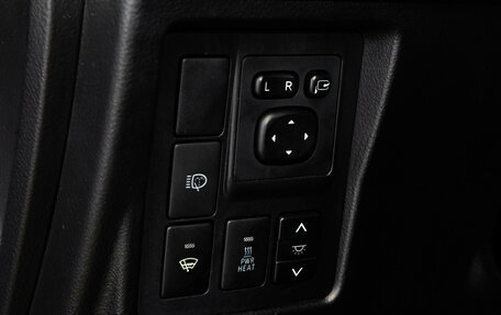 Toyota Land Cruiser Prado 150 рестайлинг 2, 2013 год, 2 499 000 рублей, 20 фотография
