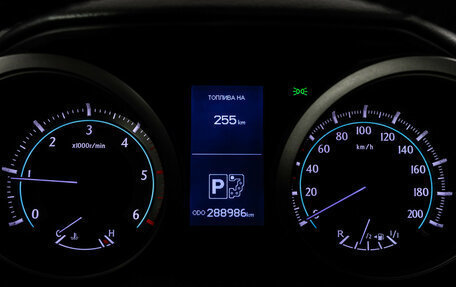 Toyota Land Cruiser Prado 150 рестайлинг 2, 2013 год, 2 499 000 рублей, 30 фотография