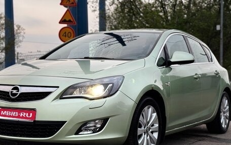 Opel Astra J, 2010 год, 800 000 рублей, 1 фотография