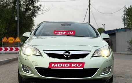 Opel Astra J, 2010 год, 800 000 рублей, 2 фотография