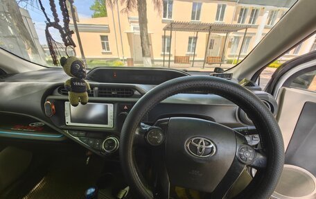 Toyota Aqua I, 2013 год, 900 000 рублей, 11 фотография