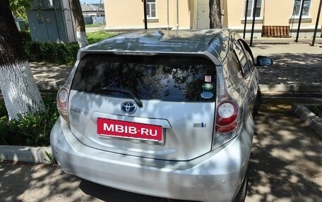 Toyota Aqua I, 2013 год, 900 000 рублей, 4 фотография