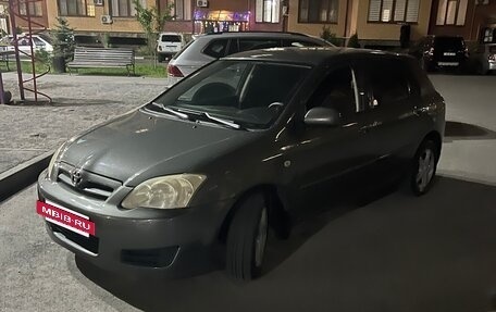 Toyota Corolla, 2004 год, 630 000 рублей, 4 фотография