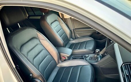 Volkswagen Tiguan II, 2018 год, 3 245 000 рублей, 13 фотография