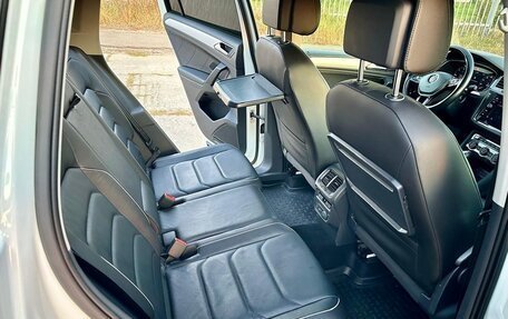 Volkswagen Tiguan II, 2018 год, 3 245 000 рублей, 14 фотография