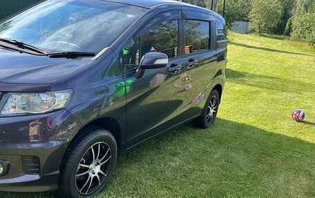 Honda Freed I, 2015 год, 1 400 000 рублей, 5 фотография