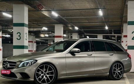 Mercedes-Benz C-Класс, 2018 год, 2 450 000 рублей, 1 фотография