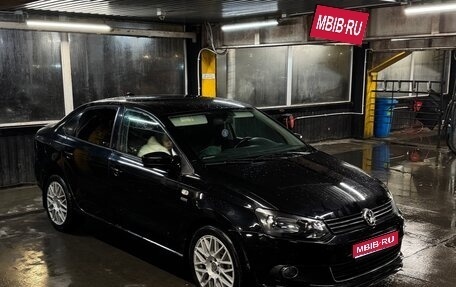 Volkswagen Polo VI (EU Market), 2013 год, 920 000 рублей, 1 фотография