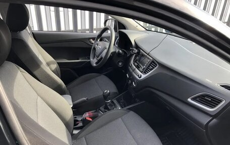 Hyundai Solaris II рестайлинг, 2017 год, 1 150 000 рублей, 4 фотография