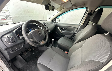 Renault Logan II, 2017 год, 802 000 рублей, 11 фотография
