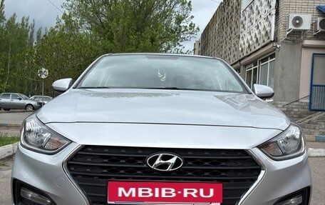 Hyundai Solaris II рестайлинг, 2018 год, 1 290 000 рублей, 1 фотография