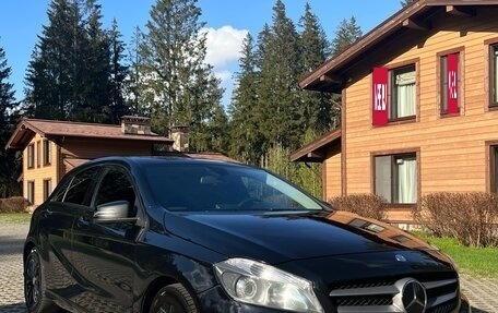 Mercedes-Benz A-Класс, 2015 год, 1 450 000 рублей, 3 фотография