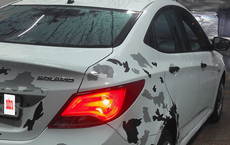 Hyundai Solaris II рестайлинг, 2015 год, 680 000 рублей, 2 фотография