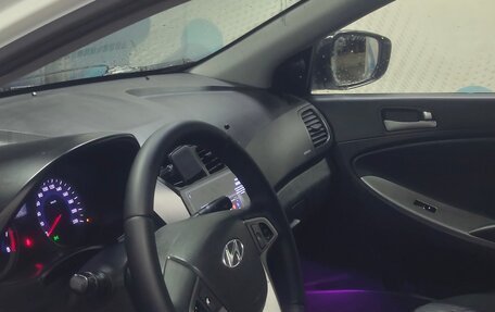 Hyundai Solaris II рестайлинг, 2015 год, 680 000 рублей, 9 фотография