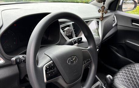 Hyundai Solaris II рестайлинг, 2018 год, 1 290 000 рублей, 2 фотография