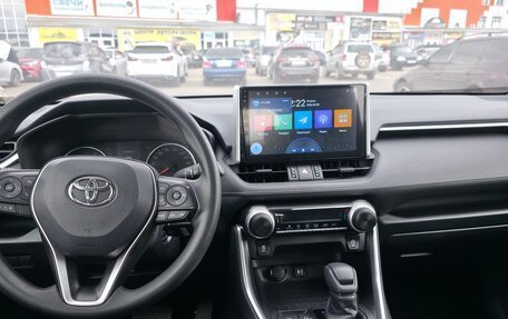 Toyota RAV4, 2020 год, 3 250 000 рублей, 9 фотография