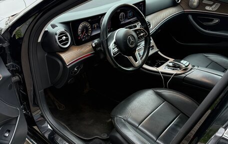 Mercedes-Benz E-Класс, 2018 год, 3 300 000 рублей, 10 фотография