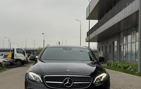 Mercedes-Benz E-Класс, 2018 год, 3 300 000 рублей, 8 фотография