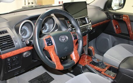 Toyota Land Cruiser Prado 150 рестайлинг 2, 2013 год, 3 357 000 рублей, 11 фотография