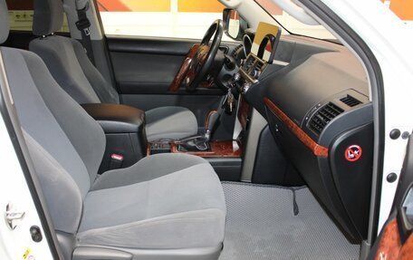 Toyota Land Cruiser Prado 150 рестайлинг 2, 2013 год, 3 357 000 рублей, 14 фотография