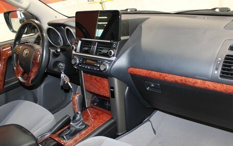 Toyota Land Cruiser Prado 150 рестайлинг 2, 2013 год, 3 357 000 рублей, 13 фотография