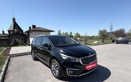 KIA Carnival III, 2017 год, 2 700 000 рублей, 3 фотография