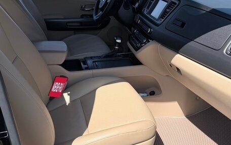 KIA Carnival III, 2017 год, 2 700 000 рублей, 10 фотография