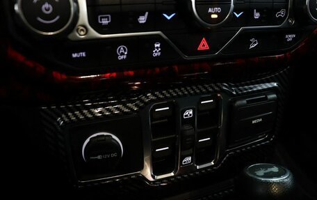 Jeep Wrangler, 2020 год, 4 499 000 рублей, 21 фотография