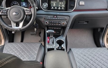 KIA Sportage IV рестайлинг, 2018 год, 2 100 000 рублей, 1 фотография