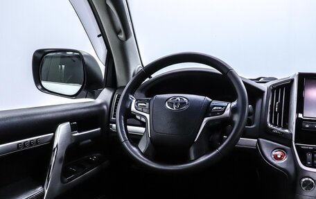 Toyota Land Cruiser 200, 2019 год, 7 950 000 рублей, 9 фотография