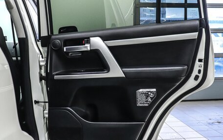 Toyota Land Cruiser 200, 2019 год, 7 950 000 рублей, 25 фотография