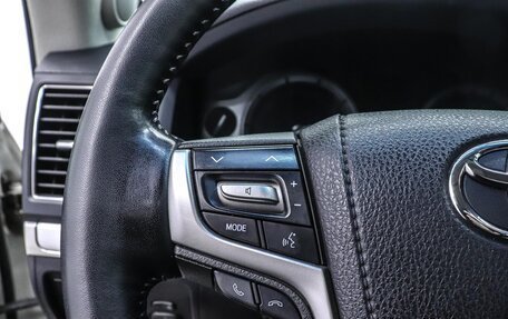 Toyota Land Cruiser 200, 2019 год, 7 950 000 рублей, 16 фотография