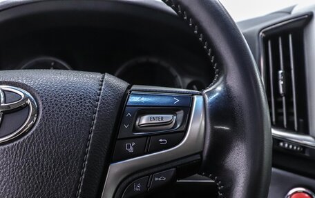 Toyota Land Cruiser 200, 2019 год, 7 950 000 рублей, 18 фотография