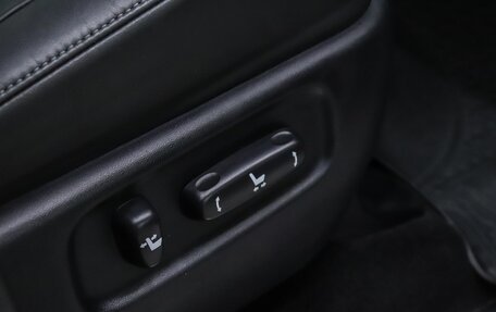 Toyota Land Cruiser 200, 2019 год, 7 950 000 рублей, 32 фотография