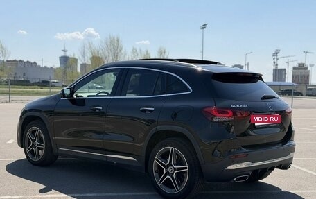 Mercedes-Benz GLA, 2020 год, 4 400 000 рублей, 4 фотография
