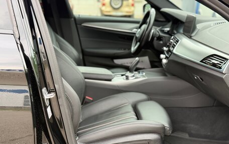 BMW 5 серия, 2019 год, 4 260 000 рублей, 14 фотография