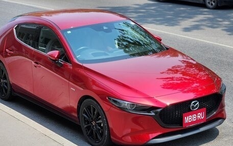 Mazda 3, 2021 год, 1 865 000 рублей, 2 фотография