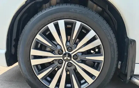 Mitsubishi Outlander III рестайлинг 3, 2022 год, 1 929 099 рублей, 14 фотография