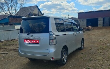 Toyota Voxy II, 2012 год, 1 450 000 рублей, 9 фотография