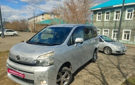 Toyota Voxy II, 2012 год, 1 450 000 рублей, 11 фотография