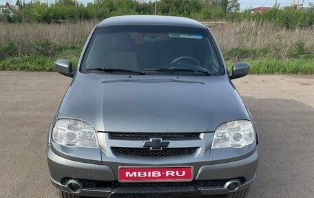Chevrolet Niva I рестайлинг, 2017 год, 580 000 рублей, 1 фотография