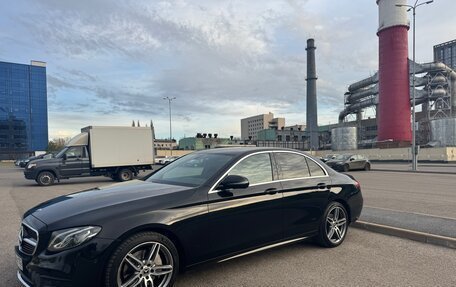 Mercedes-Benz E-Класс, 2018 год, 2 990 000 рублей, 4 фотография