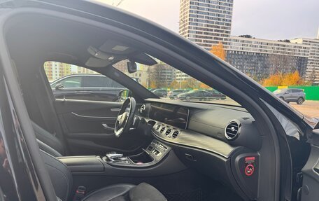 Mercedes-Benz E-Класс, 2018 год, 2 990 000 рублей, 7 фотография