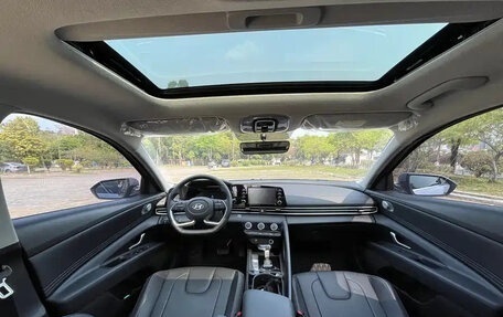 Hyundai Elantra, 2023 год, 1 610 555 рублей, 5 фотография