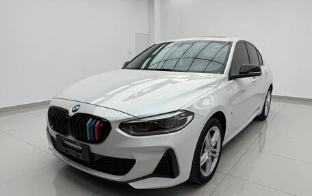 BMW 1 серия, 2022 год, 1 850 000 рублей, 2 фотография