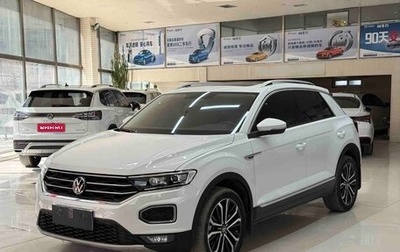 Volkswagen T-Roc I, 2023 год, 1 820 000 рублей, 1 фотография