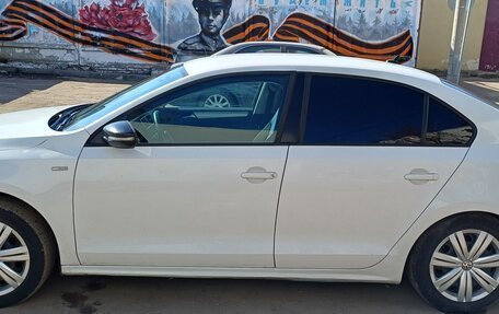 Volkswagen Jetta VI, 2013 год, 900 000 рублей, 4 фотография