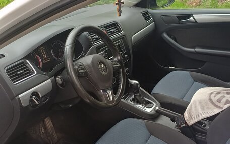 Volkswagen Jetta VI, 2013 год, 900 000 рублей, 7 фотография