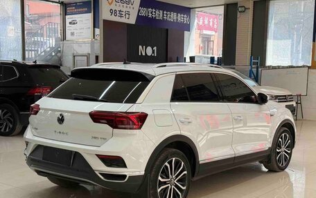 Volkswagen T-Roc I, 2023 год, 1 820 000 рублей, 4 фотография